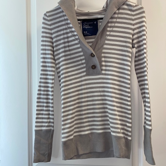 Shirt size small - Picture 1 of 3